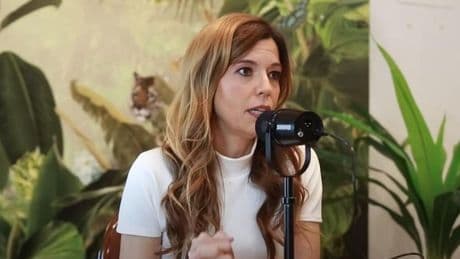 La dermatóloga Ana Molina: «La mayoría de los cánceres de piel no aparecen sobre lunares que ya tenemos»