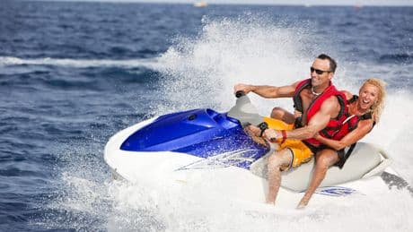 Piepjonge Nederlandse jetskiër krijgt torenhoge boete van Italiaanse politie: bijna 3700 euro