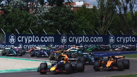 Formel-1-Weltmeister brilliert: Verstappen überrascht Piastri und siegt in Imola