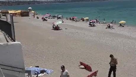 Antalya sahilinde kötü koku ihbarı: 1 yıldır orada yaşayan adam ölü bulundu