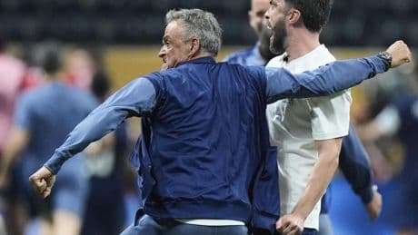 Luis Enrique hurga en la herida: "Tengo el móvil lleno de mensajes culés"