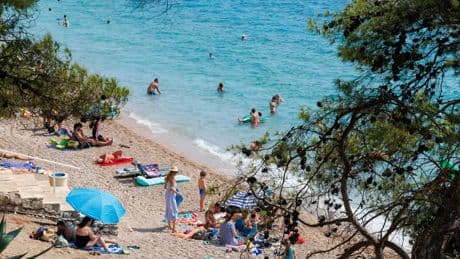 Vacances d’été : l’Espagne passe en tête des réservations devant la Côte d’Azur, selon une étude
