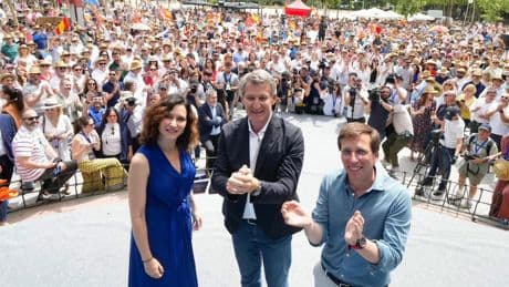 Última hora política, en directo | Feijóo carga contra el Gobierno por "hacerse eco de un bulo más grande que la catedral de la Almudena": "¿Cómo no dimiten?"