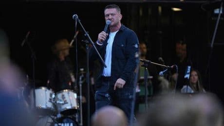 Rechtsextremer Tommy Robinson: Zusammenstöße mit Polizei bei rechter Großdemo in London