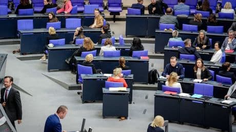 AfD-Eklat im Bundestag bei Debatte über Srebrenica