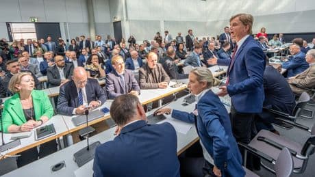 Fraktionsmanager protestiert - AfD verliert Saal-Streit gegen SPD