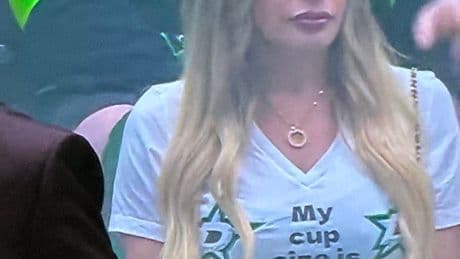 Female hockey fan turns heads with risky outfit spotted on live TV broadcast at Stars-Avalanche