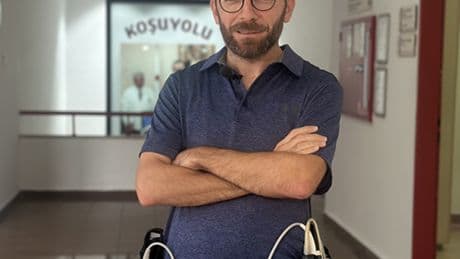 Kalp kapakçığı onarımı için girdiği ameliyattan yapay kalple uyandı