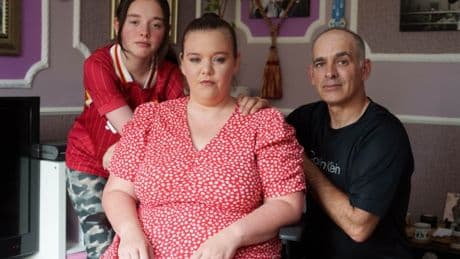 Paralysed mum ‘stuck in hell’ after hospital stuff ‘refused to wash her’