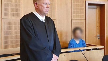 Urteil des Krefelder Landgerichts: Angeklagter muss nach Missbrauch auf Schultoiletten in Psychiatrie