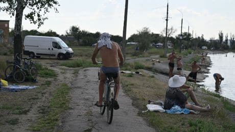 « Ici, c’est l’Ukraine » : à Sloviansk, dans le Donbass, la vie continue malgré l’approche russe