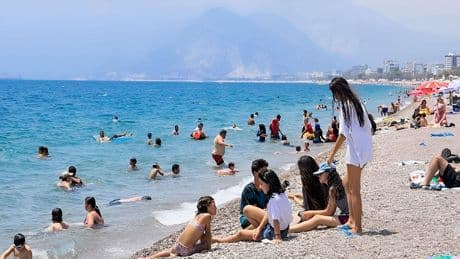 Yazın tadını çıkarırken bu hatayı yapmayın: Kansere davetiye çıkarıyor! İşte güneş yanıklarından korunmanın sırrı