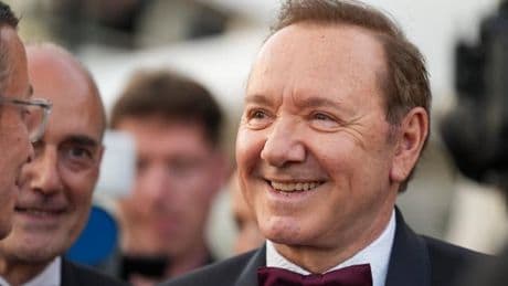 „Mutige Idee, jemanden zu ehren, der in jedem Gerichtssaal entlastet wurde“, sagt Kevin Spacey