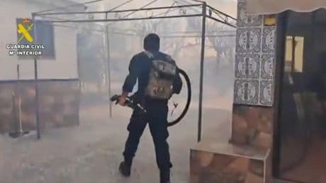 Así fue el peligroso desalojo de los vecinos amenazados por el fuego en Calypo Fado