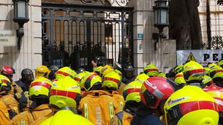 Los bomberos de Alicante denuncian que la gestión actual del cuerpo pone en peligro a los ciudadanos