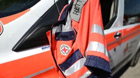 Zwei Verletzte: Zwei Schwerverletzte bei Unfall auf Parkplatz: darunter Kind