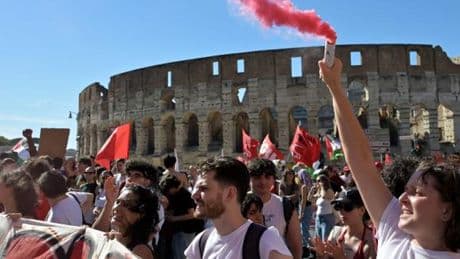 A Rome, des milliers de personnes manifestent contre la loi sur la sécurité du gouvernement ultraconservateur de Giorgia Meloni