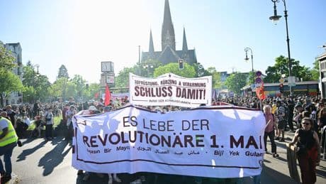 Tag der Arbeit: Tausende ziehen bei Mai-Demonstration durch Kreuzberg