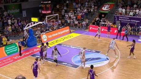 Trotz Pleite beim Schlusslicht sichert sich Rostock die Play-Ins – Die Highlights im Video