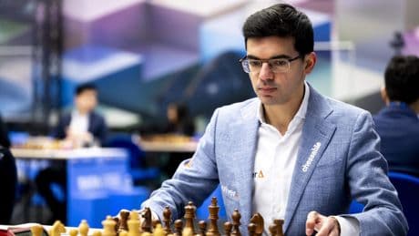 Schaker Anish Giri klopt ’omstreden’ Hans Niemann in Oezbekistan en wint 90.000 dollar