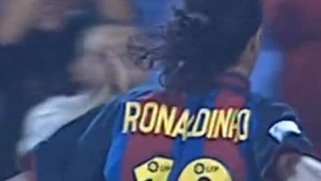 Barcelona, Ronaldinho'nun Camp Nou'da ilk maçında attığı ilk golü paylaştı