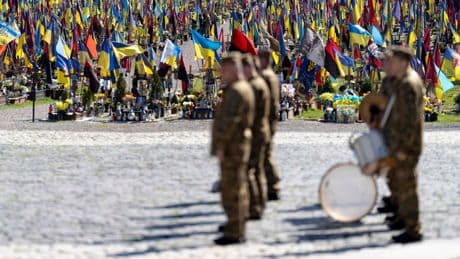 Krieg gegen die Ukraine: Ukraine und Russland tauschen Hunderte Leichen von Soldaten aus