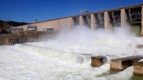 El tramo final del Ebre crece tras el mayor desembalse de los últimos años