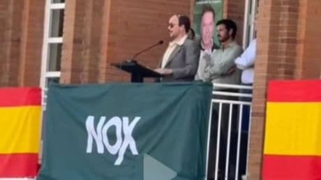 Santiago Segura ya rueda 'Torrente Presidente' como líder de &quot;Nox&quot; y los fans de Vox se indignan