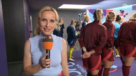 „Ich musste mir ans Ohr fassen“ - ZDF-Reporterin in Katakomben neben unseren Stars