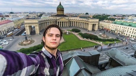 Russia, fotografo condannato a 16 anni per «alto tradimento»: aveva dato a un giornalista statunitense un libro sulla storia dei bunker sovietici