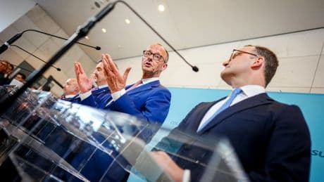 Bundestag: Merz hält sich in Debatte über AfD-Verbotsverfahren zurück