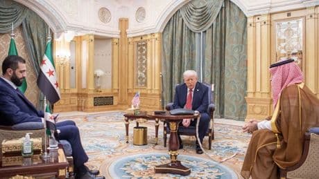 Relations avec Israël, prisonniers de Daesh: ce qu'a demandé Donald Trump au président syrien Ahmed Al-Charaa