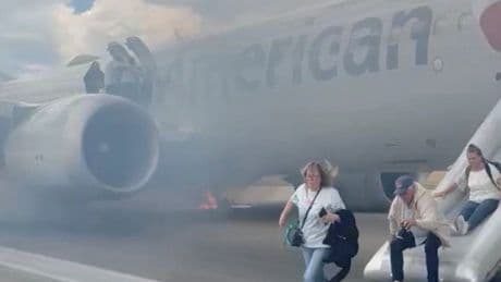 A pair of airline incidents gave us a powerful reminder of 2 key safety rules: wear your seatbelt and leave your bag behind in an emergency