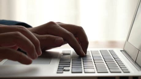 Für Nutzer kaum zu erkennen: Laptop-Hersteller warnt vor Sicherheitslücken