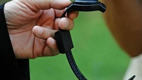 Braccialetti elettronici anti-stalker, è caos tra guasti e allarmi a vuoto. Scatta l?indagine del Ris