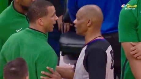 ¡Los Celtics fichan a un jugador que se peleó con su entrenador!