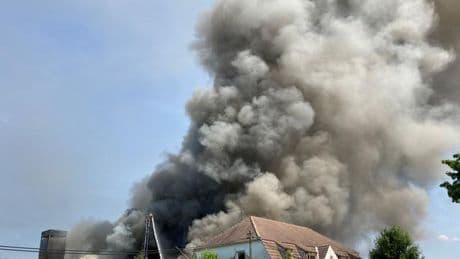 Notfälle: Brand in altem Schlachthof gelöscht - Brandstiftung vermutet