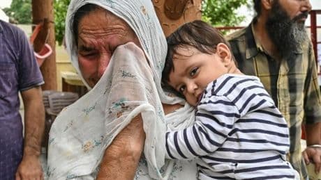 India moviliza a sus reservistas y Pakistán continúa los ataques