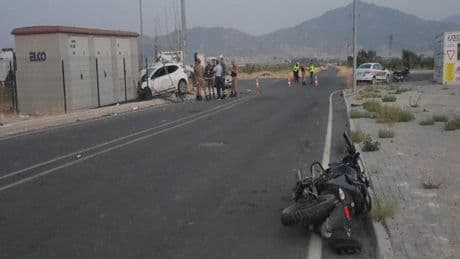 Otomobil ile motosiklet çarpıştı: 1 ölü, 3 yaralı