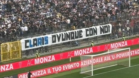 Riccardo Claris, tifoserie in silenzio a Monza. Gli atalantini espongono uno striscione