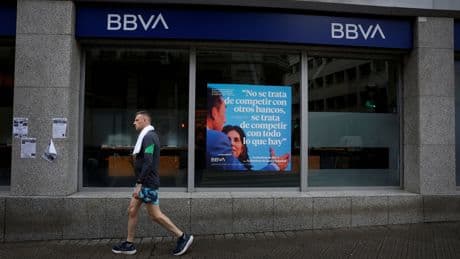 Claves y calendario de la recta final de la opa del BBVA sobre el Sabadell