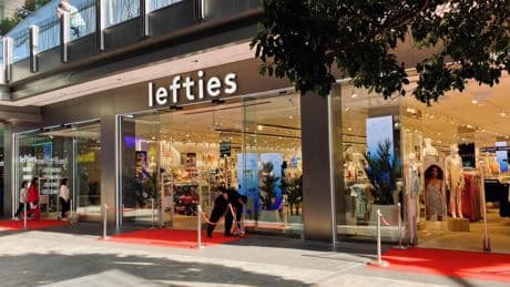 Lefties vende la chaqueta primaveral más elegante y barata de la temporada: disponible por 13,99 euros