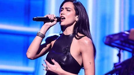 Dua Lipa fête ses 30 ans : trois choses à savoir sur la jeune reine de la pop