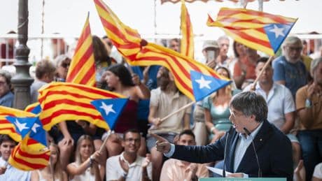 Puigdemont presume de que el catalán en la UE y el traspaso de inmigración son pasos decisivos hacia la independencia