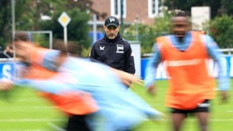 Zwei auffällige Joker: Hertha startet Vorbereitung auf Karlsruhe