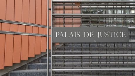 "C'était tellement violent": un homme frappé par les proches de ses ravisseurs en plein tribunal à Toulouse
