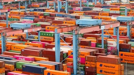 Die HHLA schlägt mehr Container um