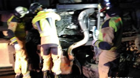 Muere un camionero en un grave accidente de tráfico tras volcar en la N-122, en Torrellas (Zaragoza)