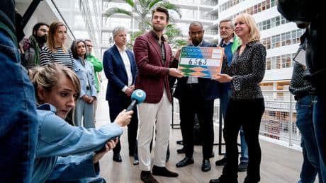 Als Schroeder moet sluiten, verdwijnen voor kwetsbare Hagenaren meer dan de kringloopwinkels: ‘Ik doe hier elke dag mijn bakkie’