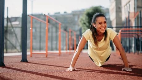 Ni 40 ni 50: cuántas flexiones son necesarias para que puedas ganar más músculo